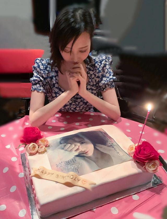 李明蔚|30岁香港女歌手拍片众筹医药费：被癌症选中的女主角，渴望活着