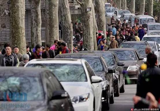 公墓|藏在骨灰盒里的灰色“暴利”链