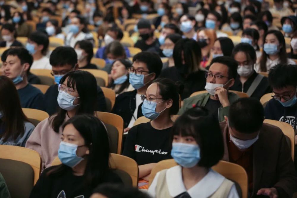 中国美术学院|高世名为国美研究生讲授新生第一课：身心发动 情意直观——国美的创研之道