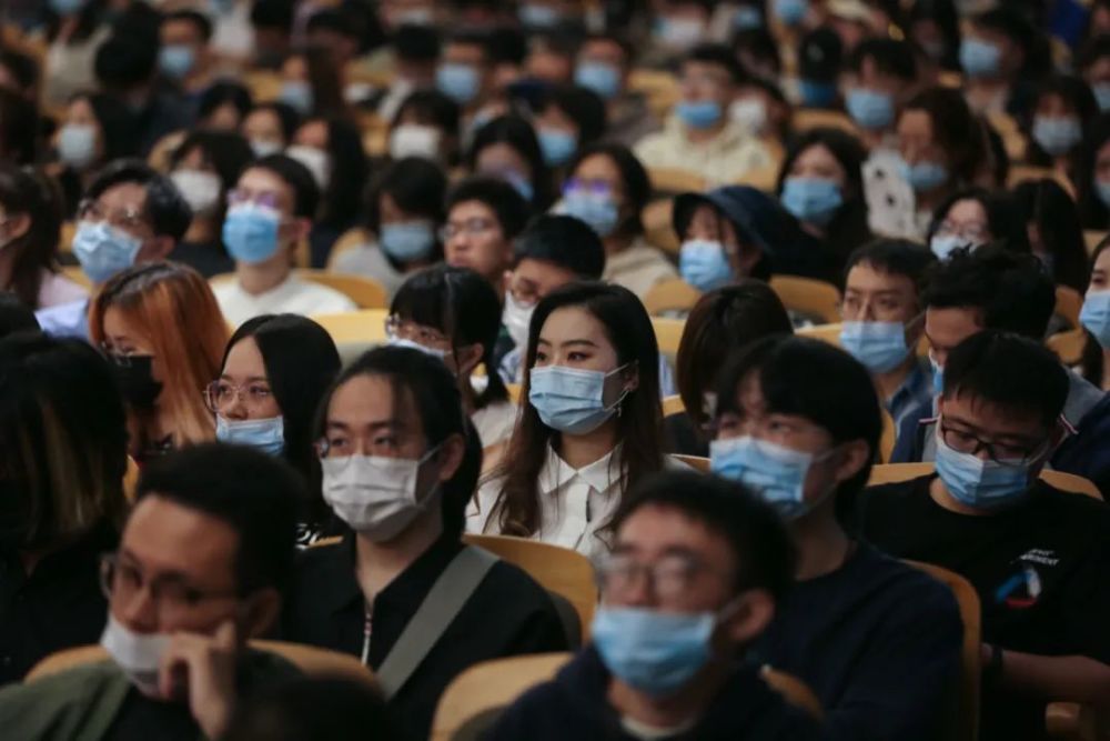 中国美术学院|高世名为国美研究生讲授新生第一课：身心发动 情意直观——国美的创研之道