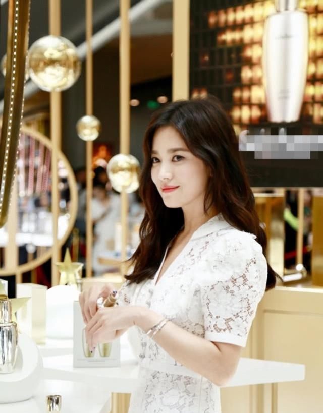 离婚|闺话丨与宋仲基离婚1年，宋慧乔过得怎么样了？