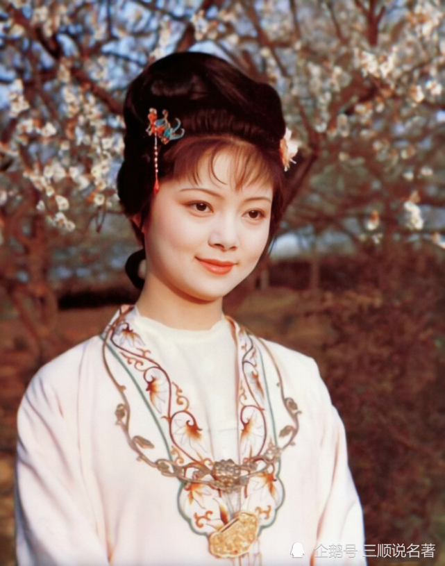 贾元春|薛宝钗口无遮拦，一句话惹恼贾母，难怪贾母说她“离了格”