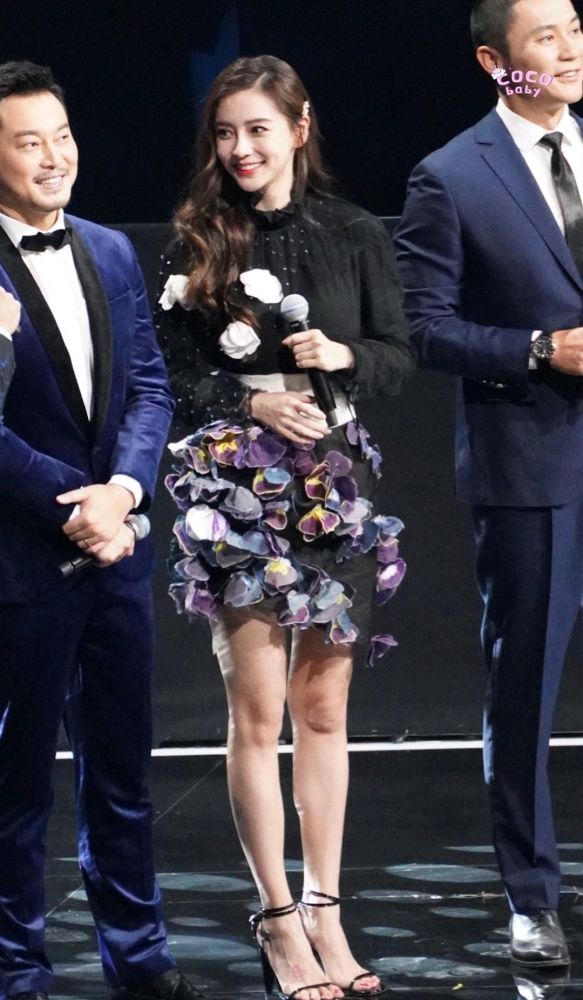 angelababy|杨颖业务能力直线上升，挑战Rap燃炸全场，转场与童星合影秒变温柔大姐姐