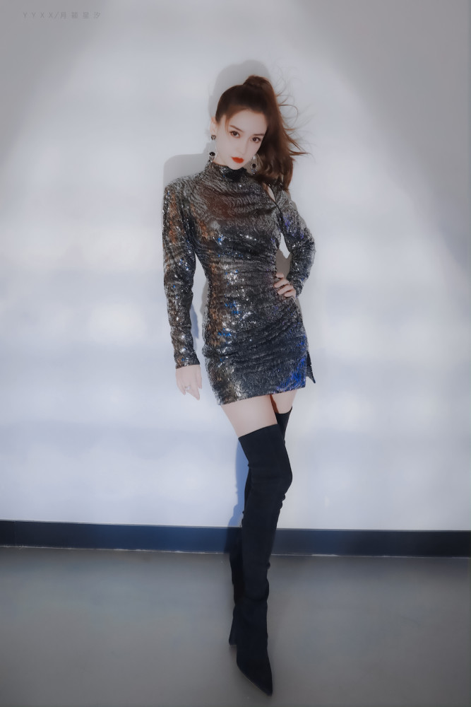 angelababy|杨颖业务能力直线上升，挑战Rap燃炸全场，转场与童星合影秒变温柔大姐姐