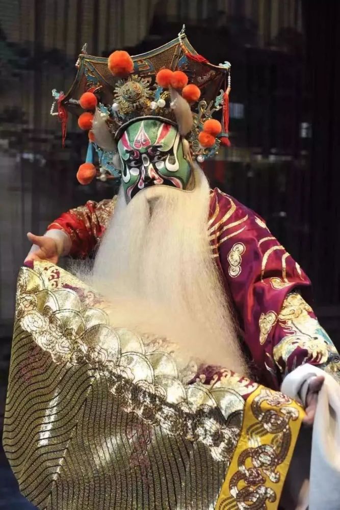 戏曲花脸面部表演技巧