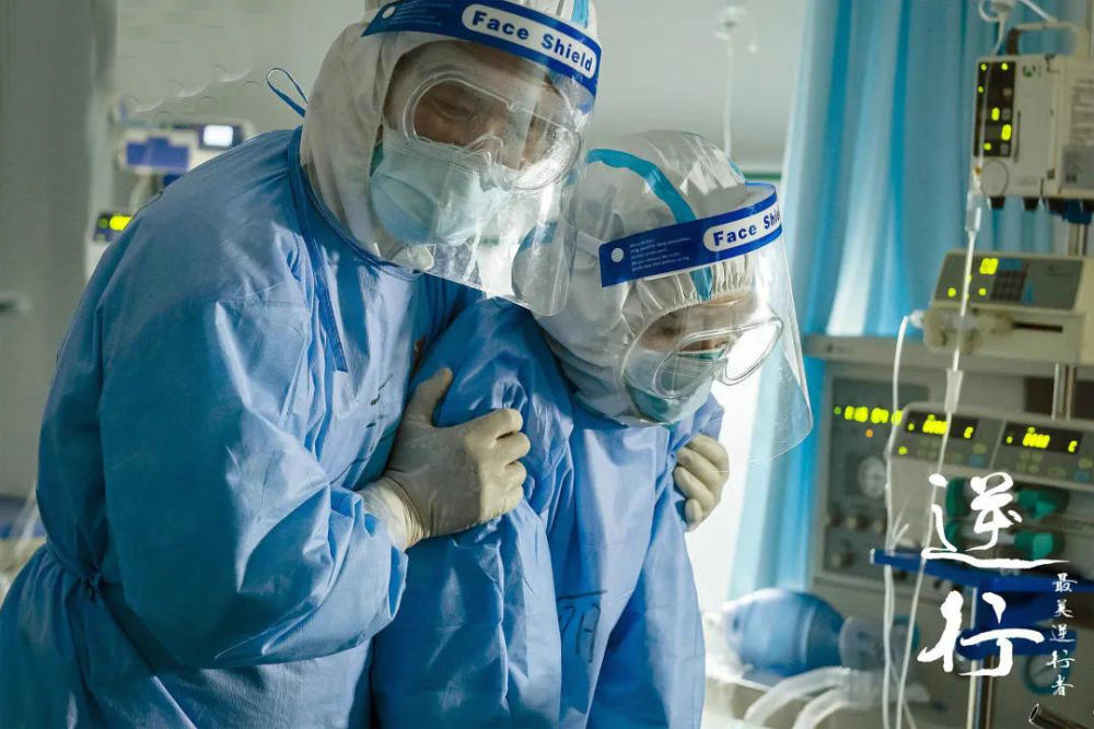 最美逆行者|故意针对还是巧合？肖战新片遭低分预警，带节奏的都是“老熟人”