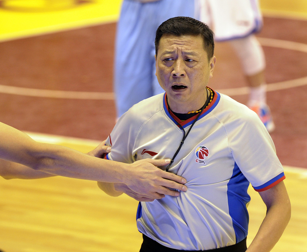 cba十佳裁判出炉闫军上榜一名哨正式退休