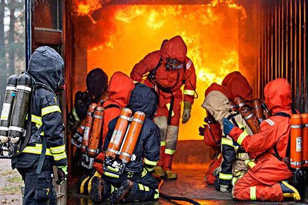 英雄少年赖宁救火故事为何从课本中删除连照片也被学校取下