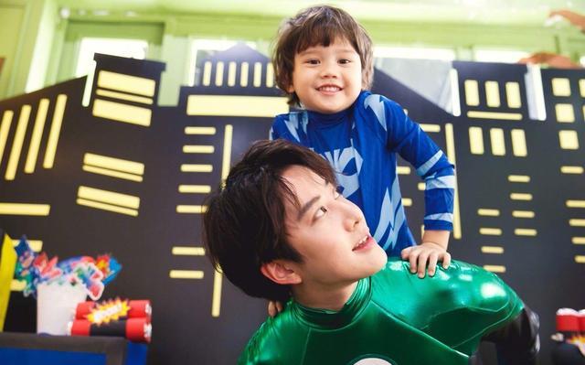 披拉-尼迪裴善官|Mike儿子反问爸爸是否真爱自己引热议，被网友质疑是妈妈误导