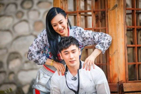 张伦硕|张伦硕，这恩爱秀得“过头”了！