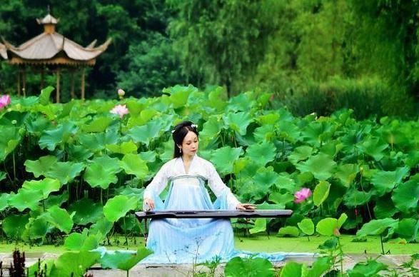 忆江南|自作一首《忆江南》，有人说出律多且不对仗，是否需要修改？