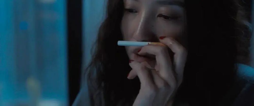 白色月光|女性故事，“用力过猛”？