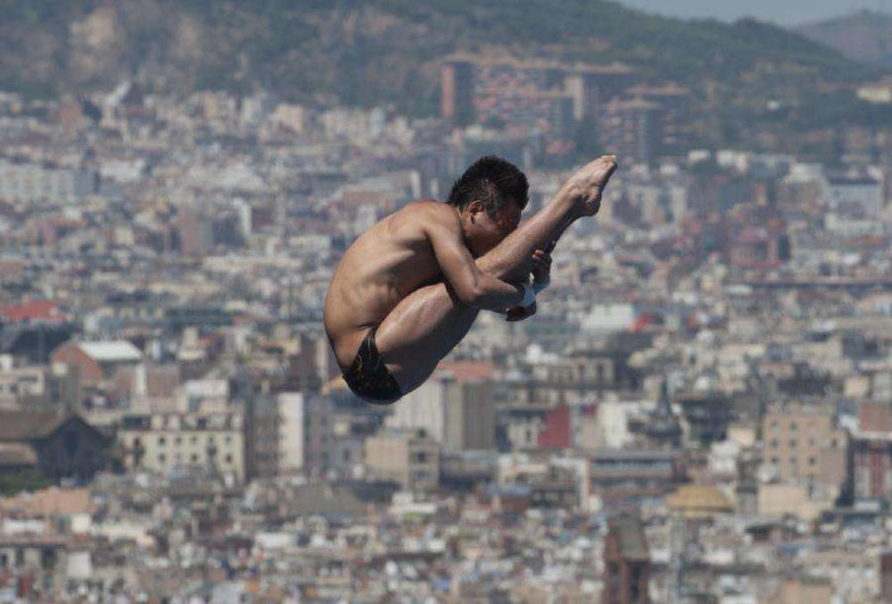 的,上台阶先出哪个脚都记得非常清楚……"因为重跳,英国本土宠儿戴利