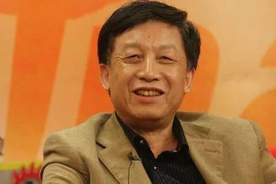 易中天|73岁的“网红”易中天，怼记者、骂乾隆，连3万都没有，你信吗