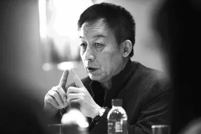 易中天|73岁的“网红”易中天，怼记者、骂乾隆，连3万都没有，你信吗