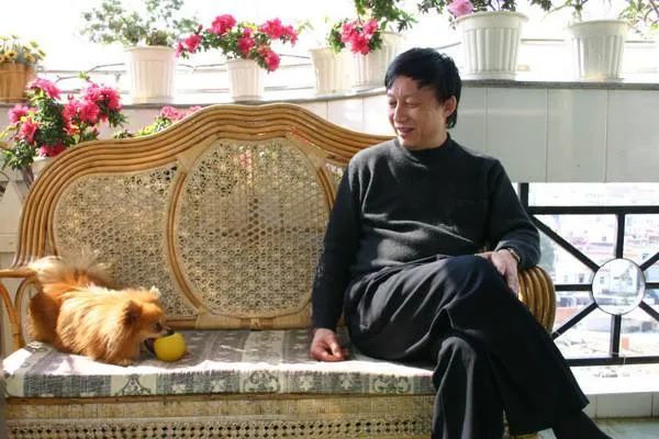 易中天|73岁的“网红”易中天，怼记者、骂乾隆，连3万都没有，你信吗