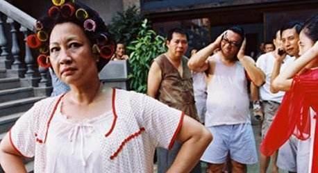 成龙|成龙叫她大姐，洪金宝甘愿被骂，息影18年被周星驰三请出山拍戏