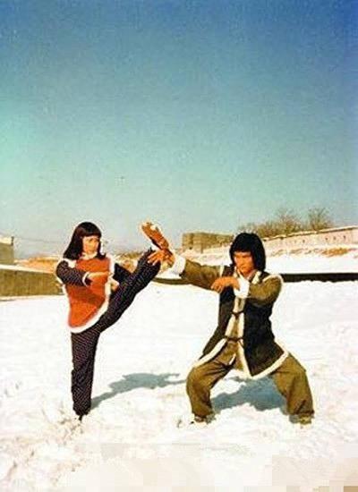 成龙|成龙叫她大姐，洪金宝甘愿被骂，息影18年被周星驰三请出山拍戏