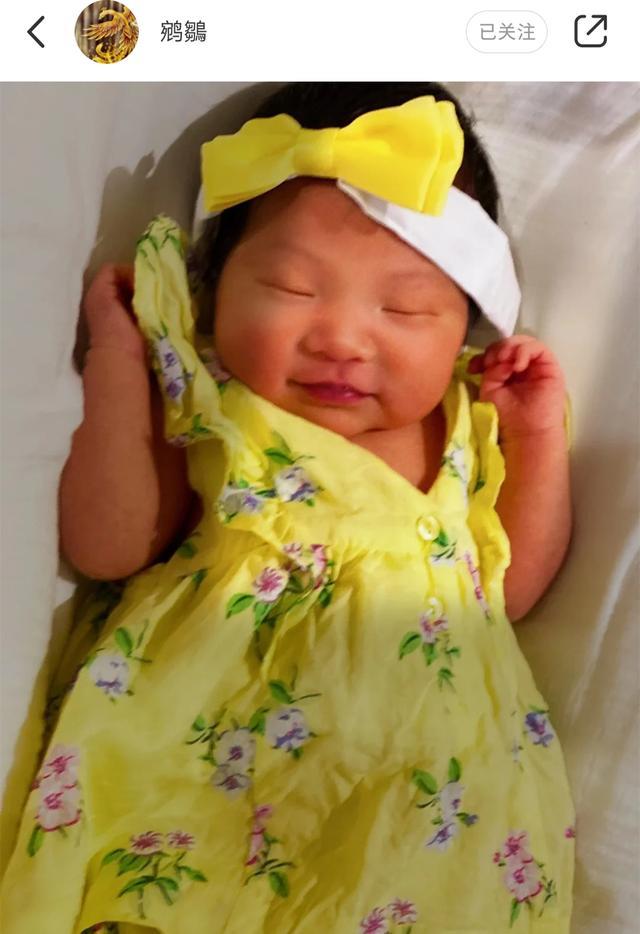 张纪中|张纪中女儿甜美正面照曝光，小31岁太太赞“我家老爷不一般”