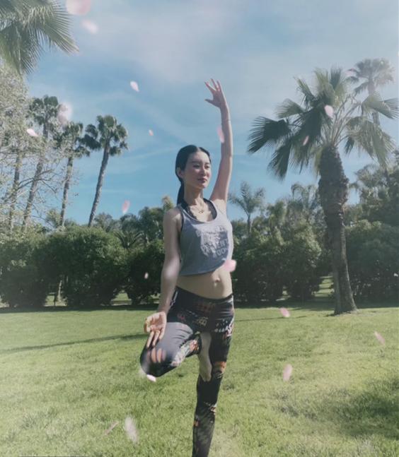 张纪中|张纪中女儿甜美正面照曝光，小31岁太太赞“我家老爷不一般”