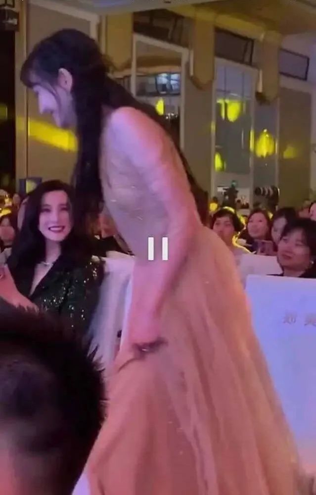 范冰冰|别再群嘲大难临头各自飞 范冰冰朋友圈含金量还是4个9