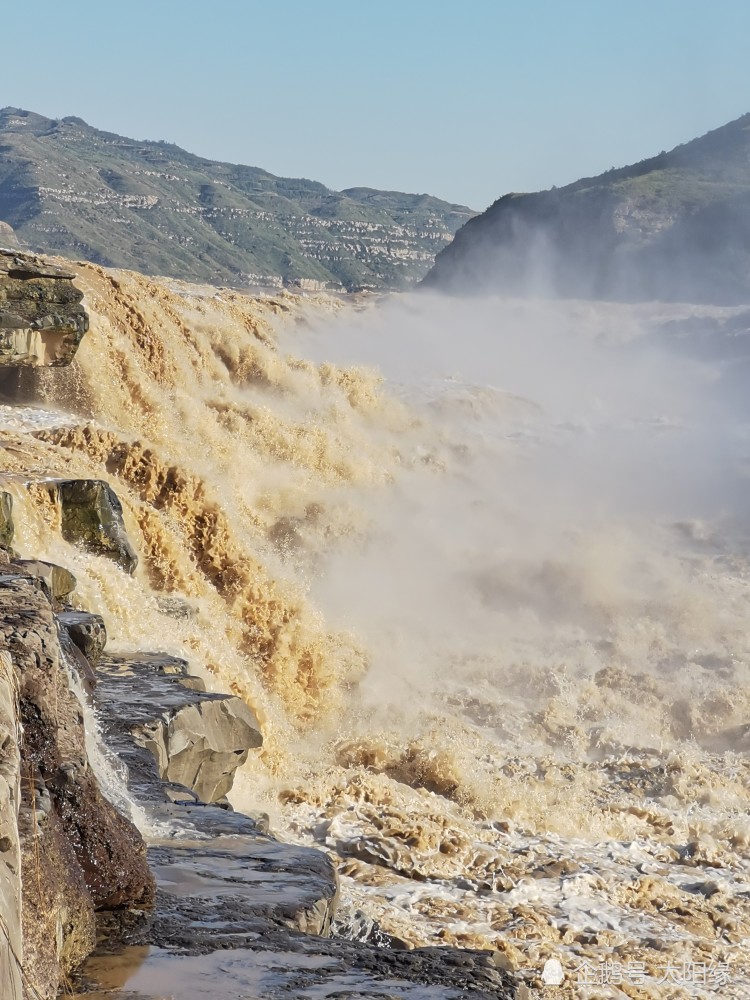 尽是情缘千百结|落日寒烟外，一江碧水秋