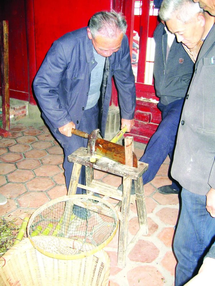 甘蔗|甘蔗切成蔗节，搭叠成空心灯塔，堪称“中华一绝”