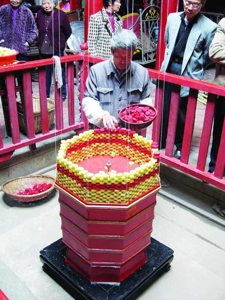 甘蔗|甘蔗切成蔗节，搭叠成空心灯塔，堪称“中华一绝”