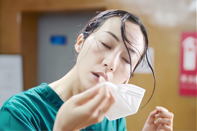 最美逆行者|“云喷子”眼中的《最美逆行者》，英雄在抗疫，她们在“打拳”