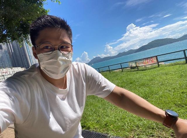 郭晶晶|霍启刚祖孙三代周末骑车游，郭晶晶一马当先，子女紧随其后基因强大