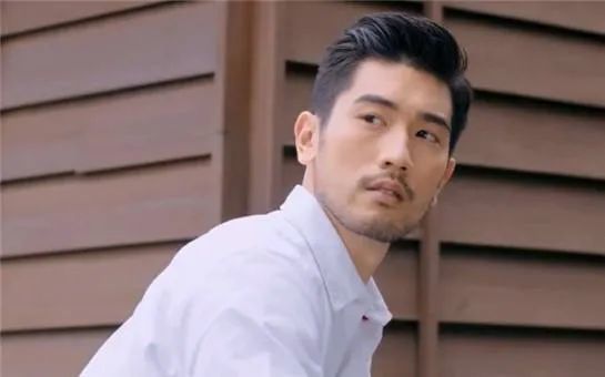 黄鸿升|死人热度都要蹭？就这么吃“人血馒头”不太好吧