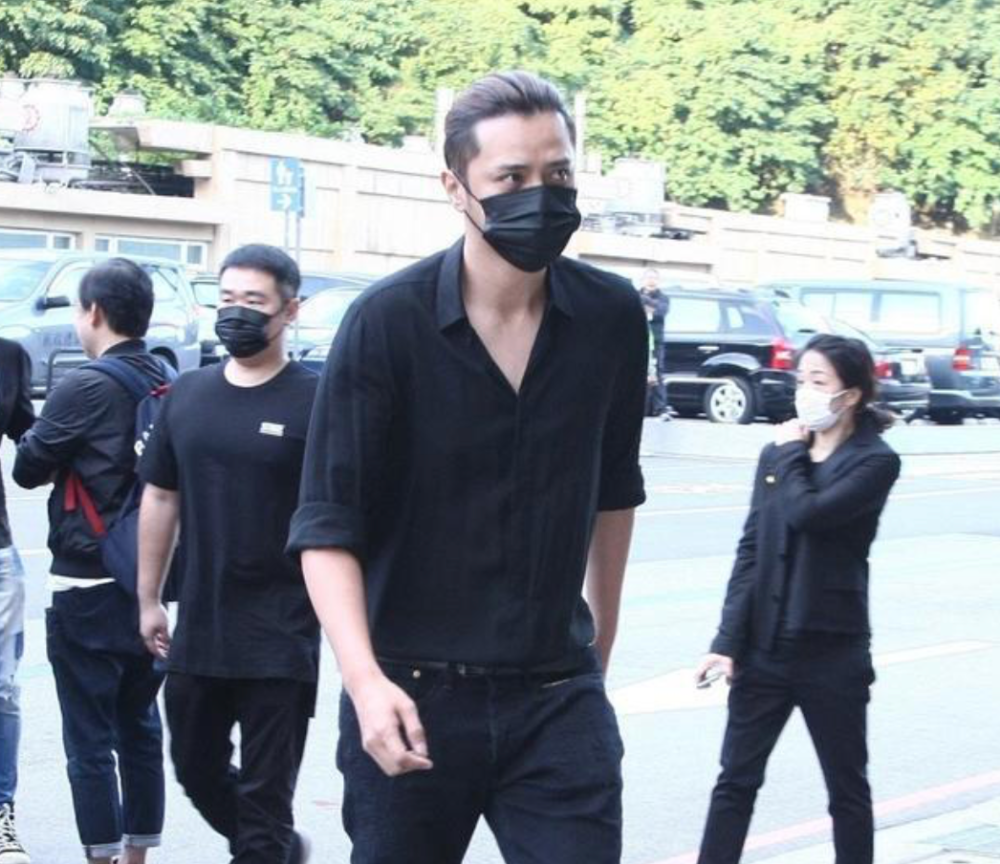 黄鸿升|死人热度都要蹭？就这么吃“人血馒头”不太好吧