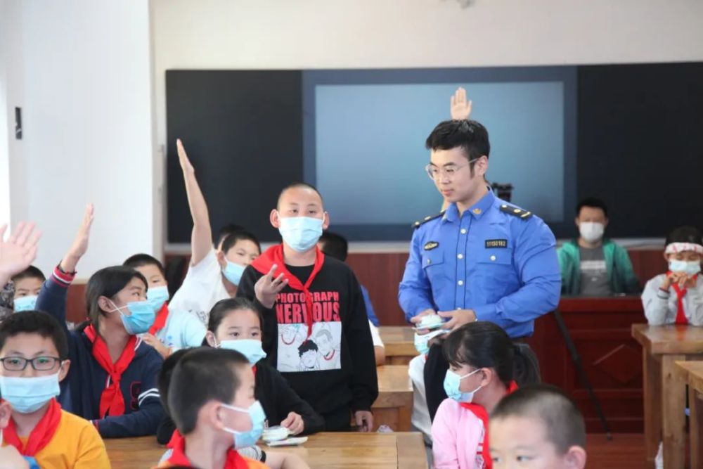 垃圾分类|怀柔城管开办“垃圾分类趣味课堂”入校园开讲