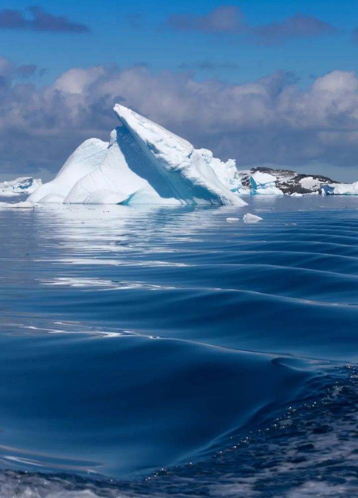 思韦茨冰川|南极“末日冰川”正以惊人速度融化，这股海底暖流是元凶……