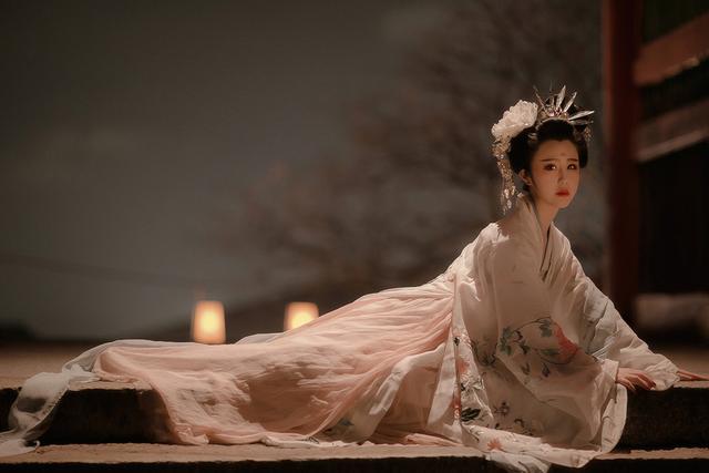 晏殊|晏殊与红颜知己分离后，化用一千古名句，写就一首千古名词