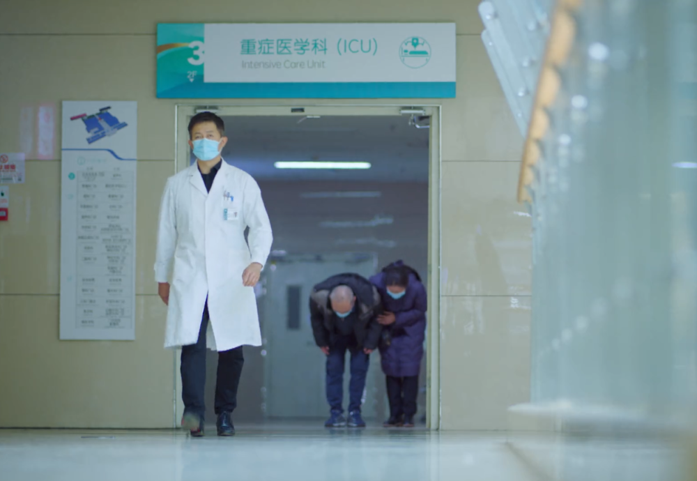 最美逆行者|《最美逆行者》差评太多被豆瓣锁分，总导演回应网友，疑甩锅肖战