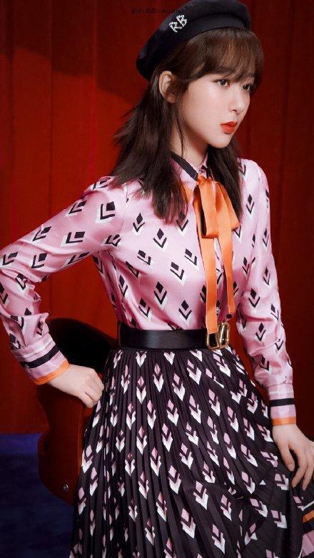 杨紫|央视镜头下的杨紫：无修图无滤镜的小猴紫甜美又清新