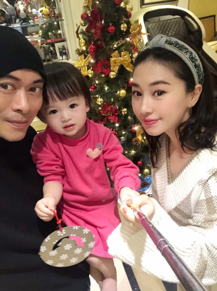 贾晓晨|明星夫妇双双患抑郁，突然官宣二胎，原来女方一停药即意外怀孕