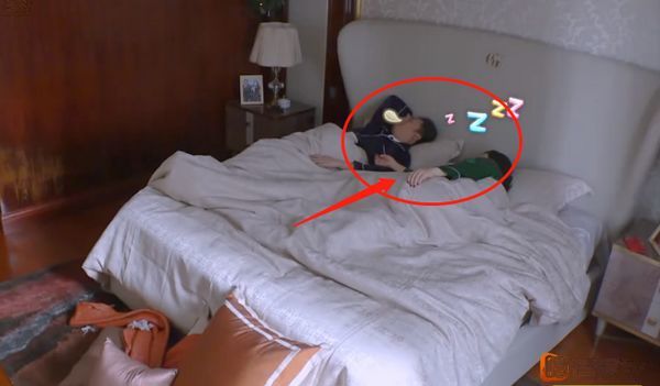 李湘|李湘一觉睡到中午，不叠被子不做饭，还暗示王岳伦珍惜身边人