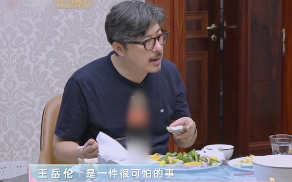 李湘|李湘一觉睡到中午，不叠被子不做饭，还暗示王岳伦珍惜身边人