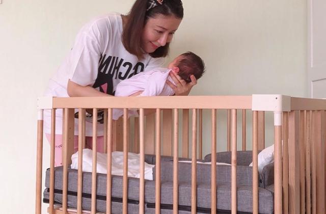罗仲谦|杨怡晒亲子逛街时光，罗仲谦高举女儿，小珍珠却一脸凝重