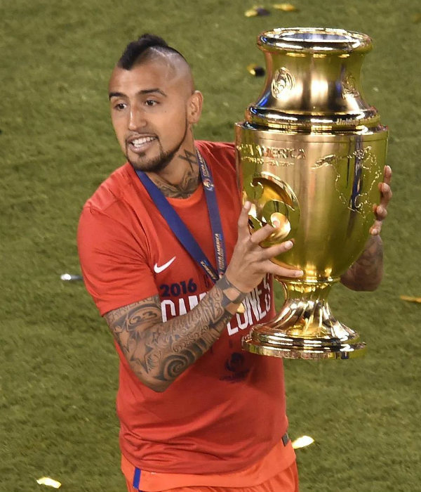 阿图罗之王比达尔转会国米前路无知己