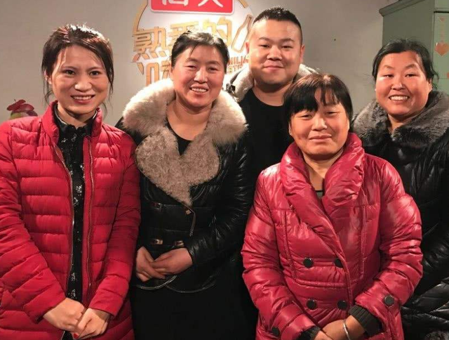 岳云鹏|下一个大衣哥？岳云鹏借钱申请表走红网络，背后的无奈让人心疼