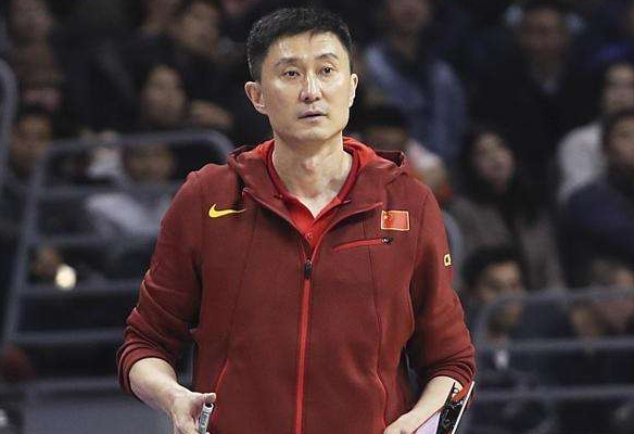 杜峰大开方便之门 队内爱徒云集 艾伦周琦请假上综艺也不去慈善赛 腾讯新闻