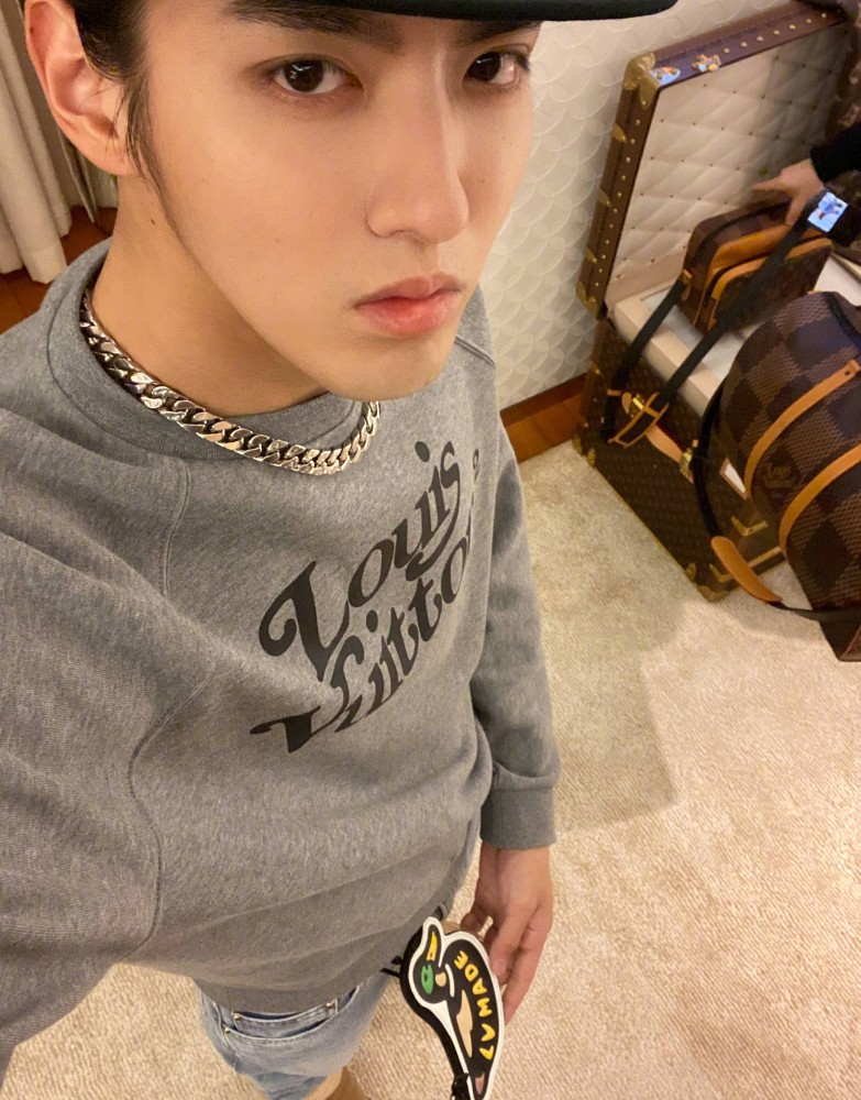 郑爽|郑爽录节目遭遇尴尬，曾自曝为吴亦凡而来，却不知道Kris是谁