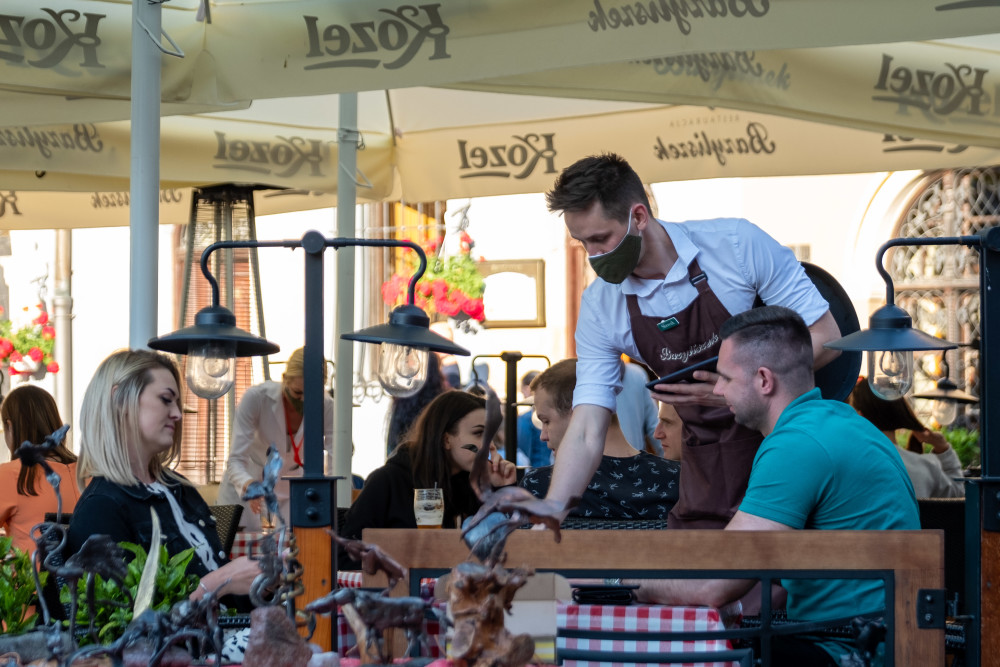 欧洲旅游与服务业加紧自救