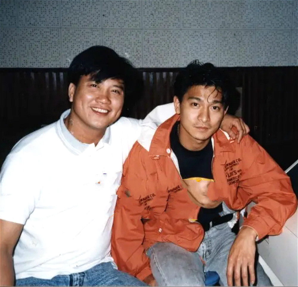 万梓良|万梓良这是怎么了？才63岁胡子花白头发稀疏，跟郭富城形同两代人