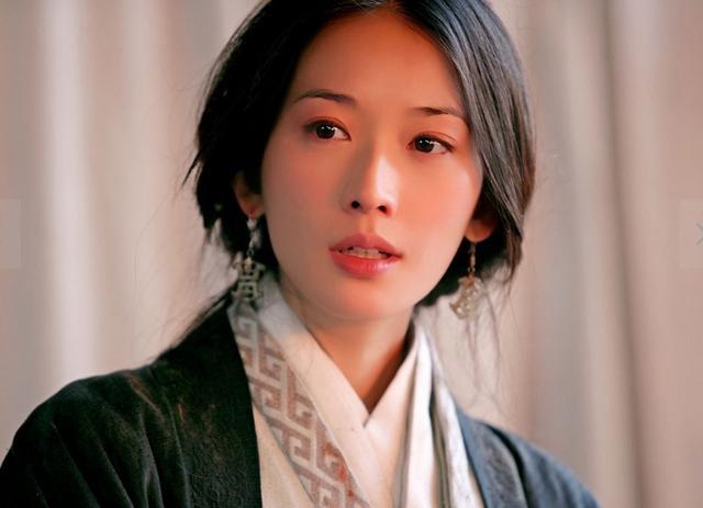 林志玲|林志玲身体状况堪忧，入院需开刀手术，面容憔悴喝水都需要人喂