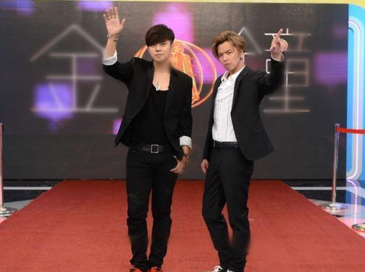 黄鸿升|黄鸿升爸爸拒绝罗志祥到灵堂悼念黄鸿升后，罗志祥高调的做法被赞高情商