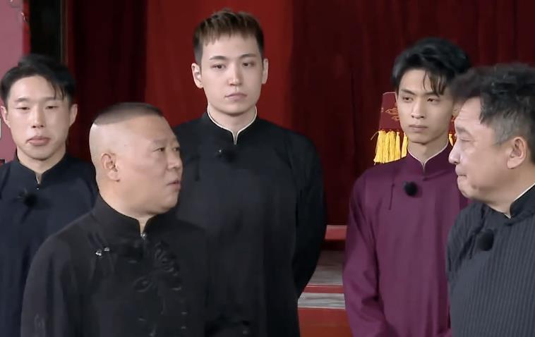 郭德纲|郭德纲该反思！中国青年报怒批德云社团综，最大问题是没有好相声